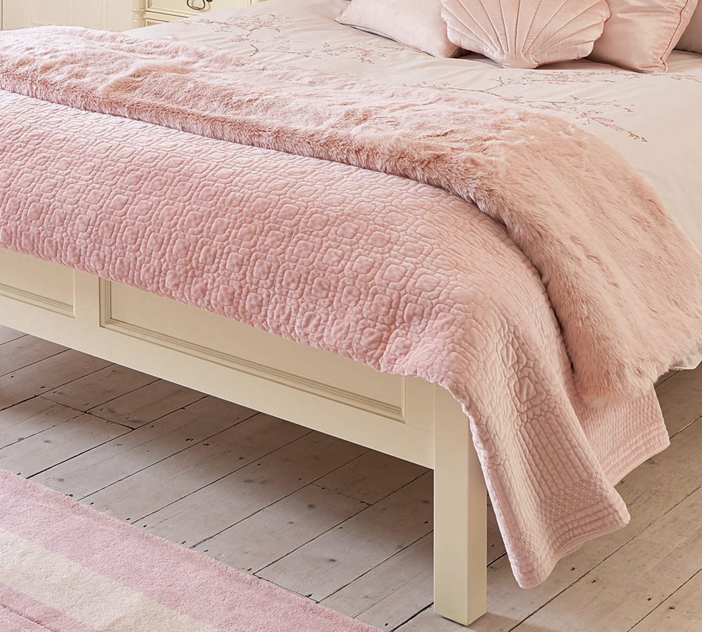Carrie Blush Bedspread